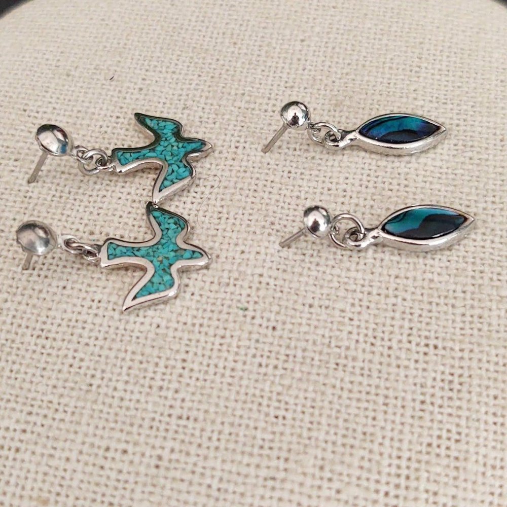 2 pairs of small silver and blue dangle earrings - Picture 3 of 6
